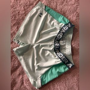Under Armour short